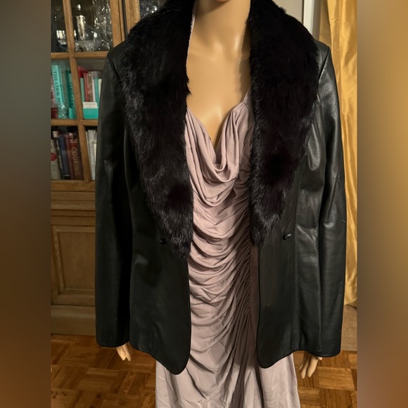 Gorgeous black genuine leather and fur jacket from Neiman Marcus, size 8 - Picture 11 of 17